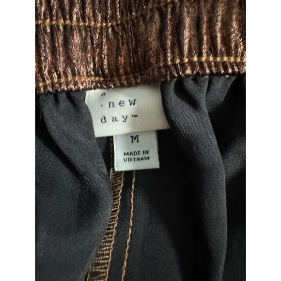 A new day Womens Metallic Bronze Set Size L/M Feminine Holiday Comfy Soft - Picture 13 of 14